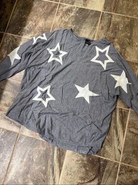 Ava & Viv Heather Gray Star Print Long Sleeve Top